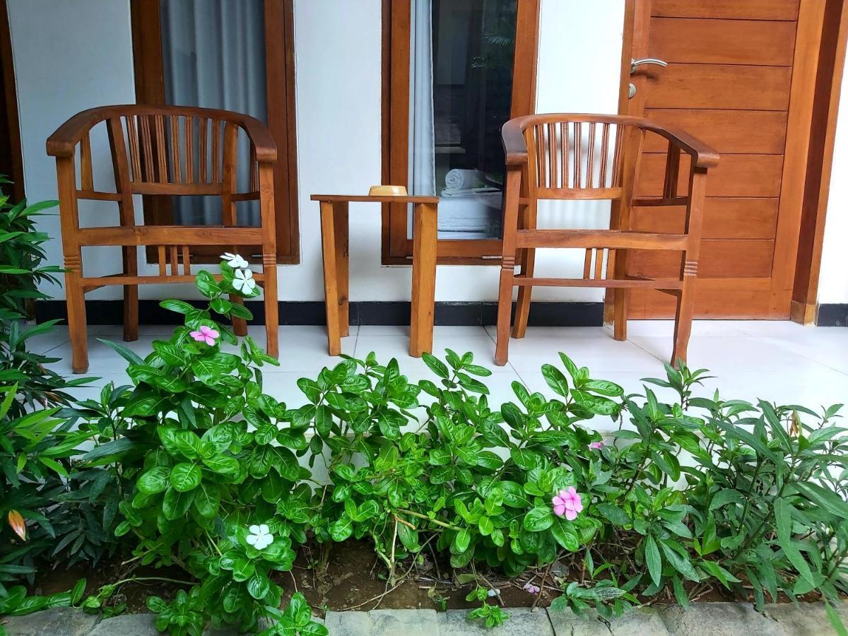 Genta House Hotel Kuta Lombok Exterior foto